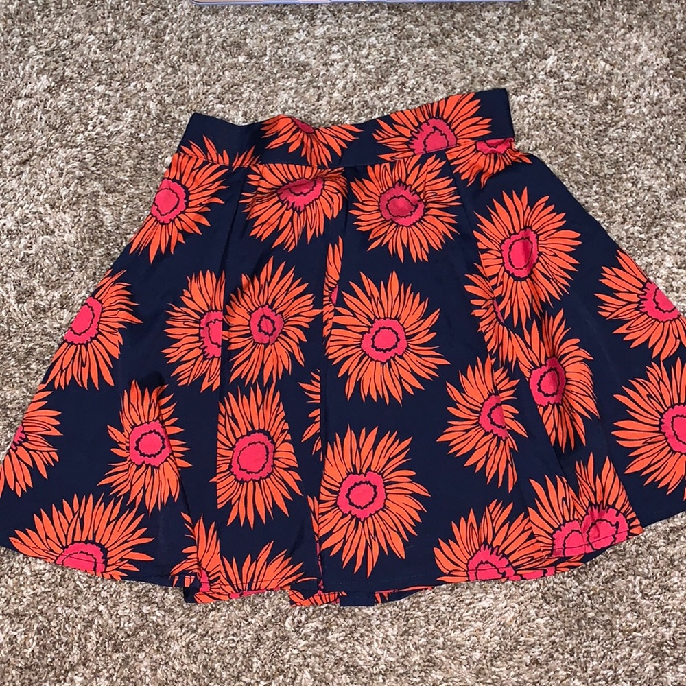 Super cute trendy floral skirt